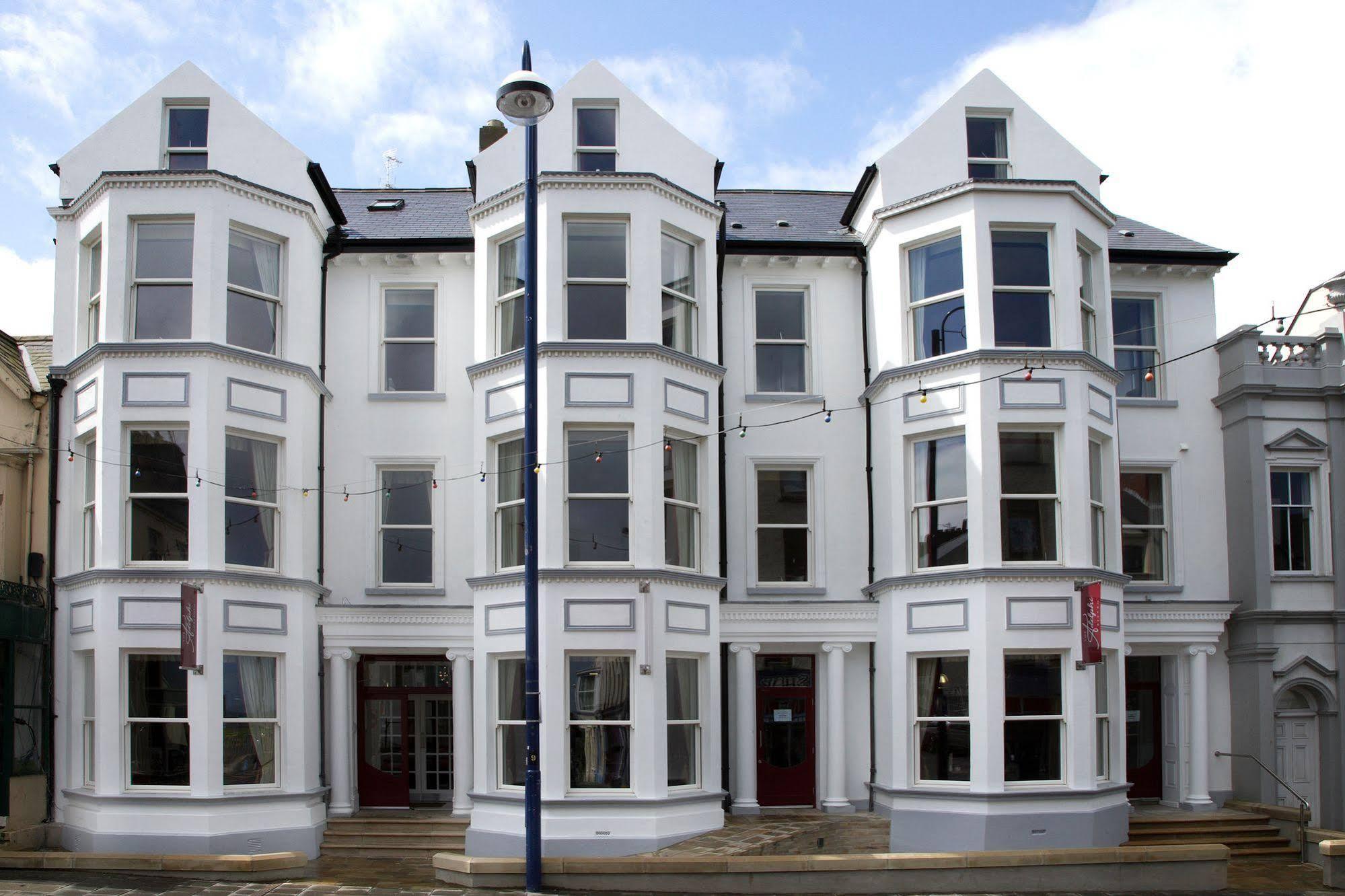Portrush Adelphi Hotel Luaran gambar The former hotel