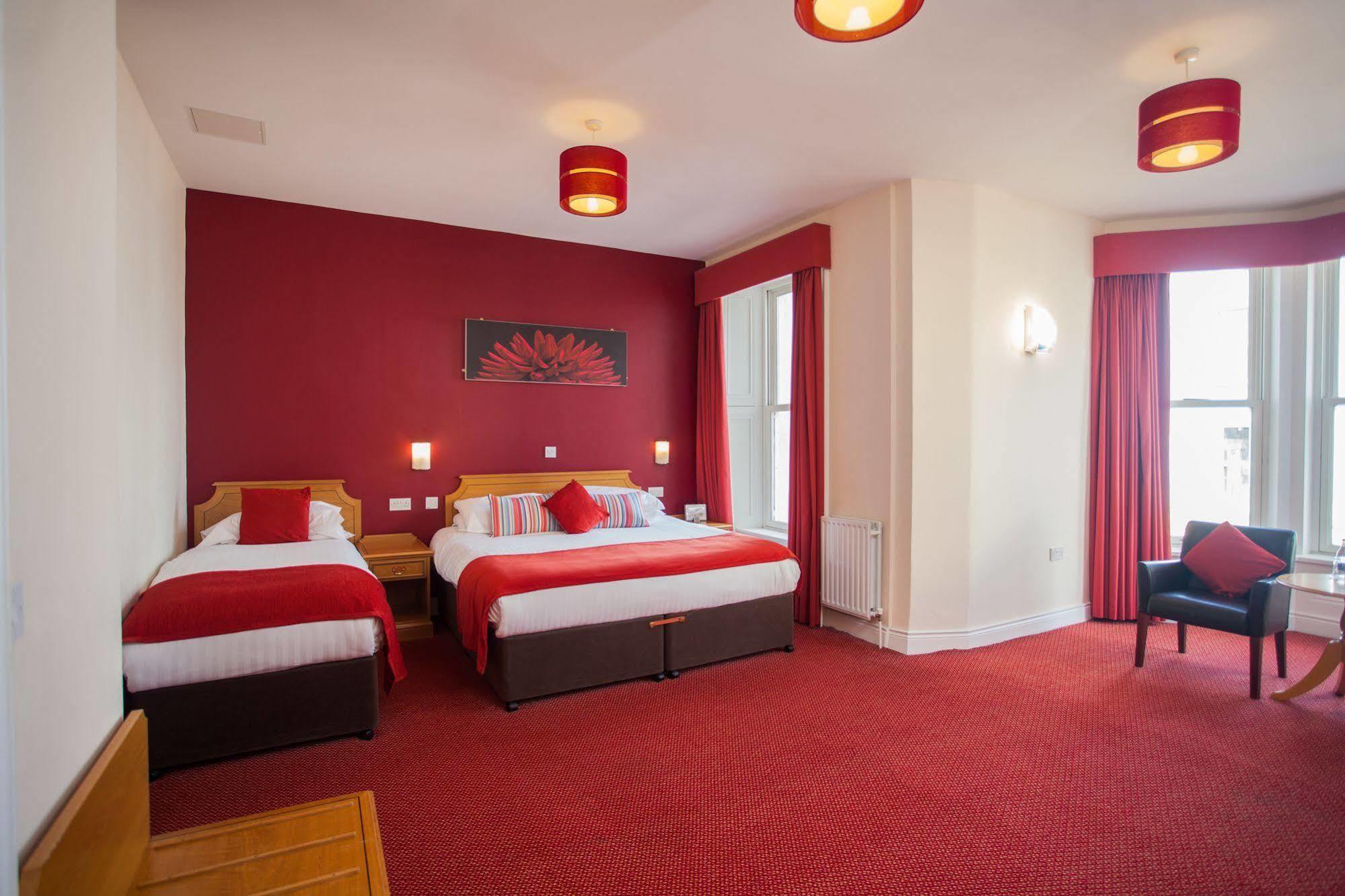 Portrush Adelphi Hotel Luaran gambar A room at the hotel